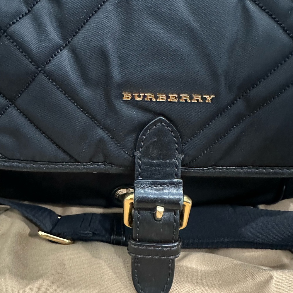 Burberry Black Quilted Nylon Baby Bag with Gold Hardware - Picture 2 of 16